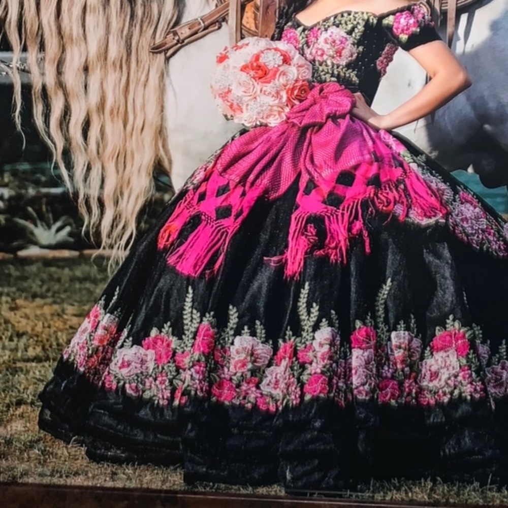 Size 5 - Picture 2 of 2